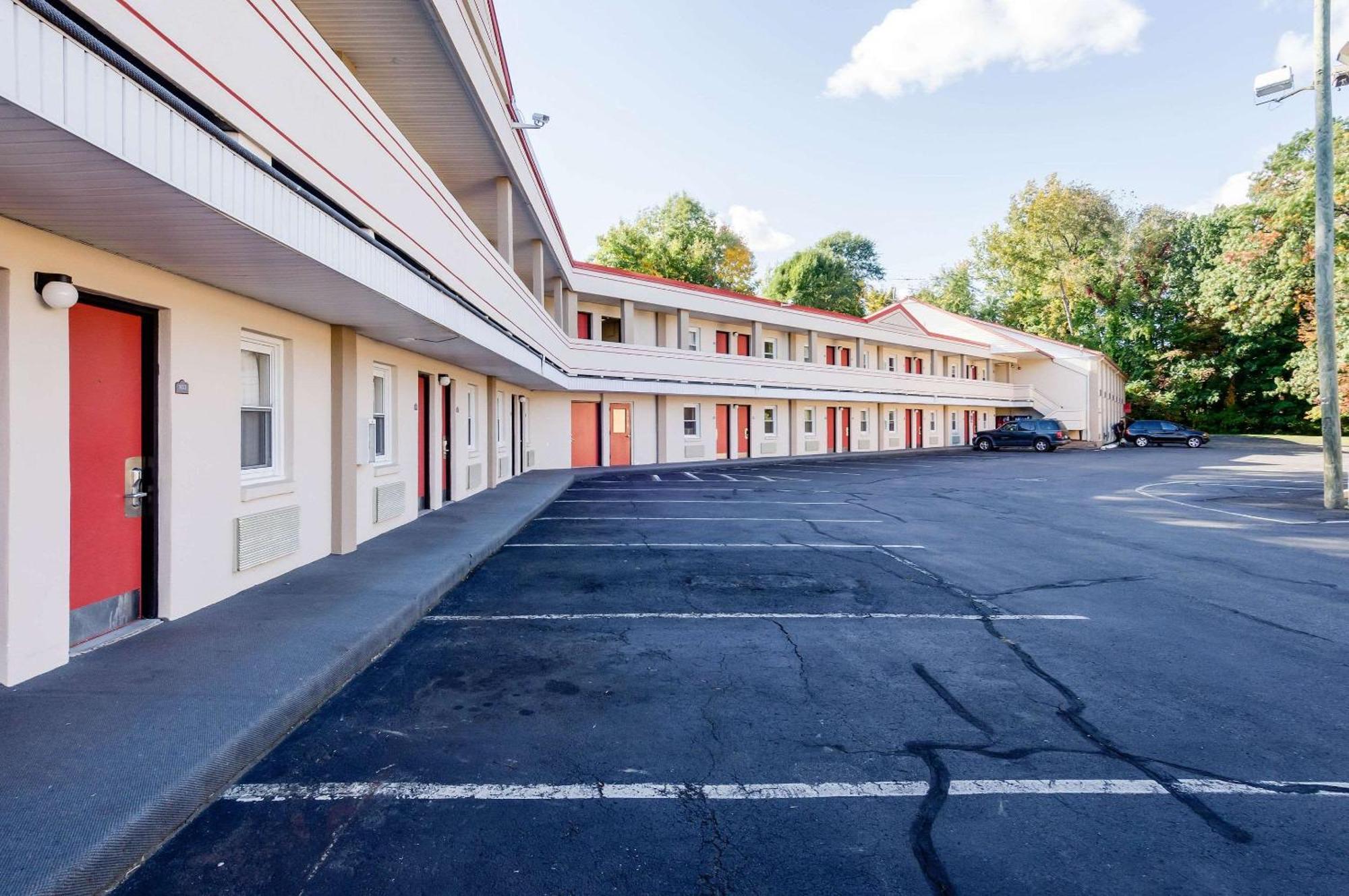 Econo Lodge Вэст спрингфильд Экстерьер фото